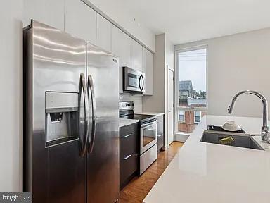 Building Photo - 820 E Thompson St