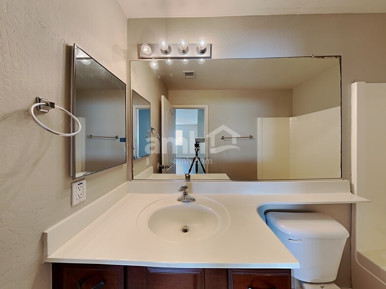 Building Photo - 3012 S 257th Dr