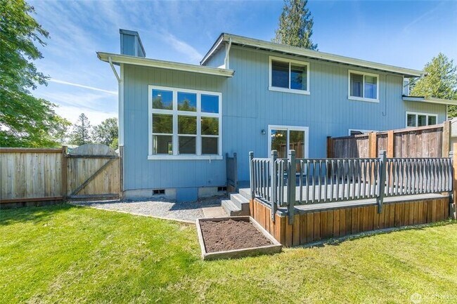 Building Photo - 2715 99th Ave NE