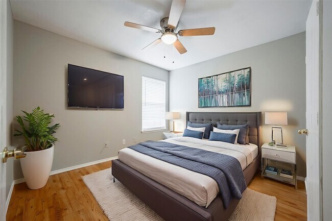 Building Photo - 5900 Rising Meadow Dr