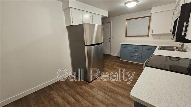 Building Photo - 1222 E Baldwin Ave