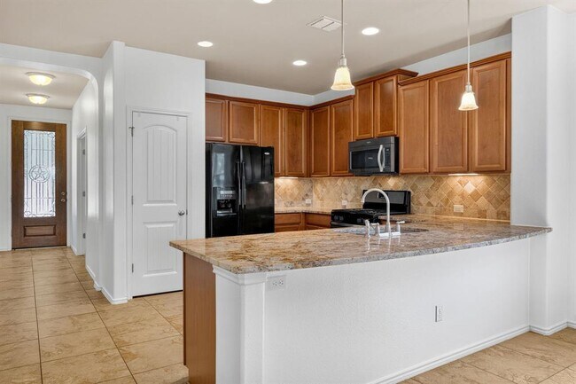 Building Photo - 2627 Garlic Creek Dr