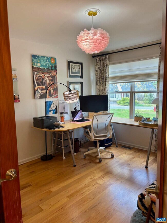 Building Photo - 292 Blackthorn Ln