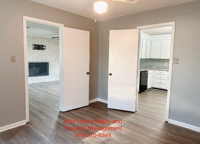 Building Photo - 233 Markwood Dr