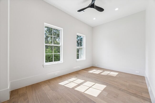 Building Photo - 7203 Tickner St