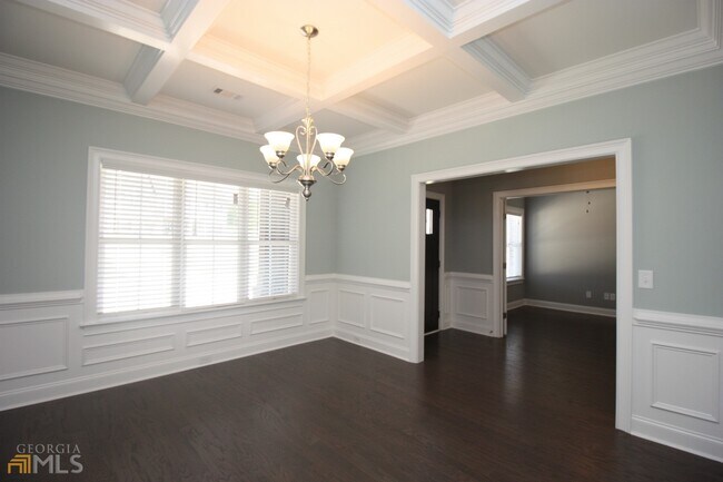 Building Photo - 417 Lakeview Way