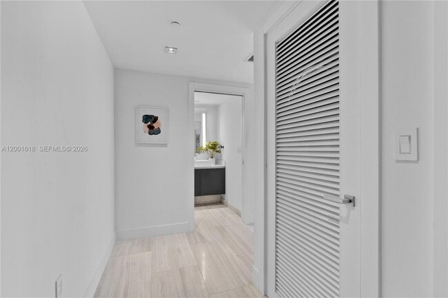 Building Photo - 1451 Brickell Ave