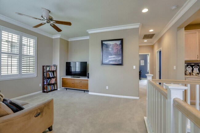 Building Photo - UPGRADED HOME WITH POPULAR FLOOR PLAN ELEG...