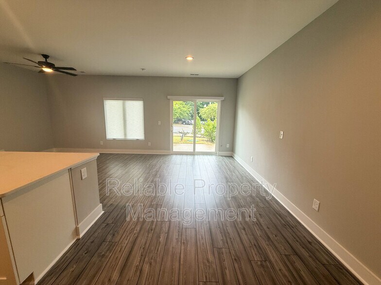 Building Photo - 37 N Laird Dr