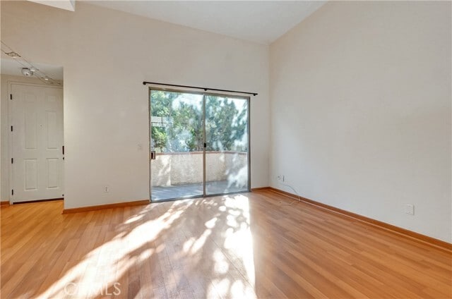 Building Photo - 1711 Grismer Ave