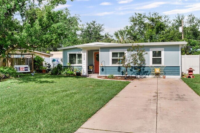 Building Photo - 209 Emerald Ln