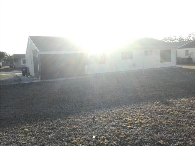 Building Photo - 3087 Idlewood St