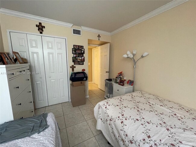 Building Photo - 9711 Fontainebleau Blvd