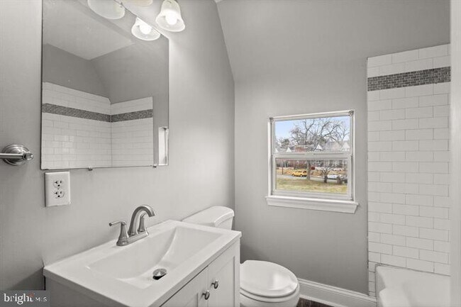 Building Photo - 2456 Keyway
