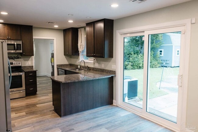 Building Photo - 5580 Homewood Rd