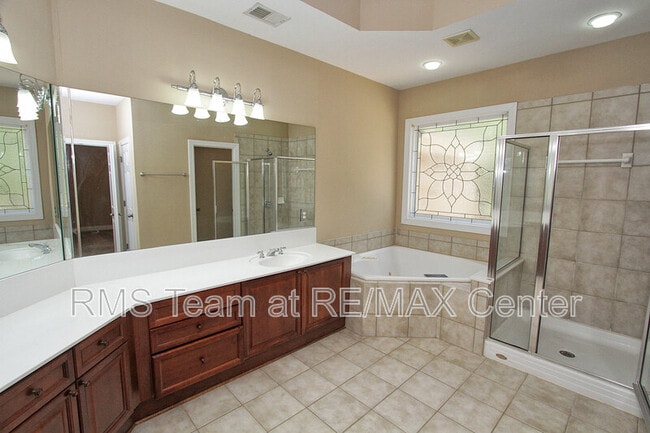 Building Photo - 3029 Woodwalk Dr