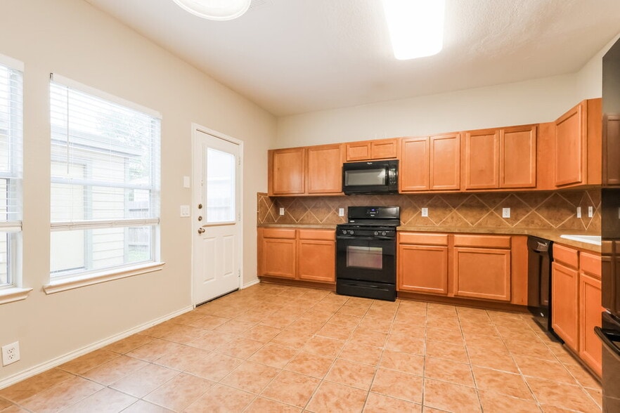 Building Photo - 23611 Twisting Falls Dr