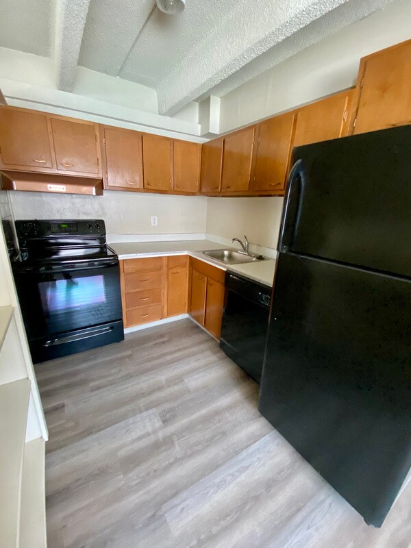 Building Photo - 4155 E Iowa Ave