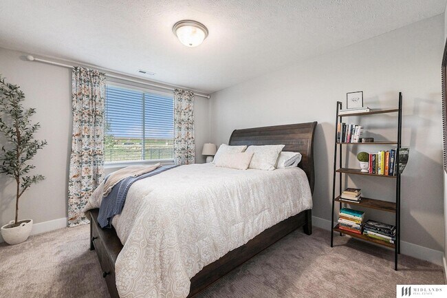 Building Photo - 11976 S 118th Ave