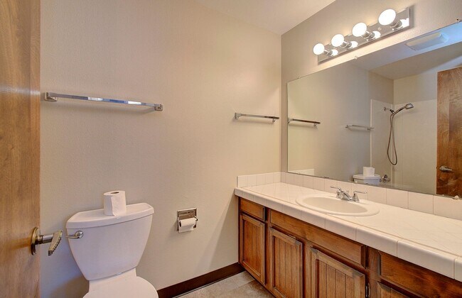 Building Photo - Spacious 3-Bedroom Home with Private Backyard Oasis