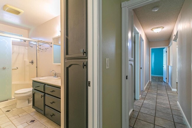 Building Photo - 14965 Dark Star Ct