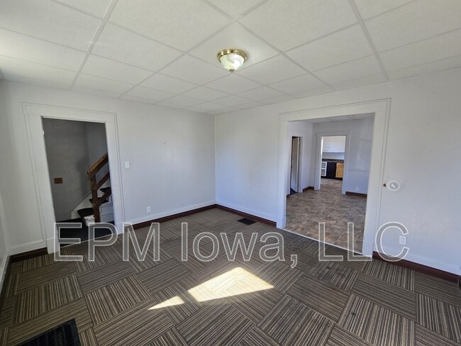 Building Photo - 1017 19th St SE