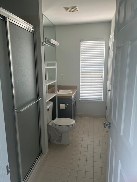 Upstairs bath - 1543 Cass Lake Rd