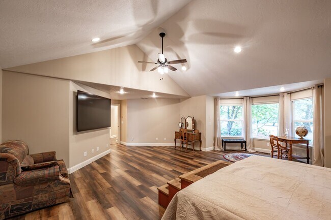 Building Photo - Must See in Bartel’s Canyon View Estates!