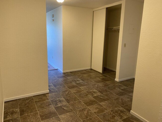 Building Photo - Bridgeview Apartments - Studio