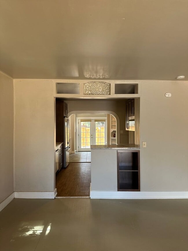 Building Photo - Charming 2 Bed / 2 Bath Home in Prime Westside Bend Location