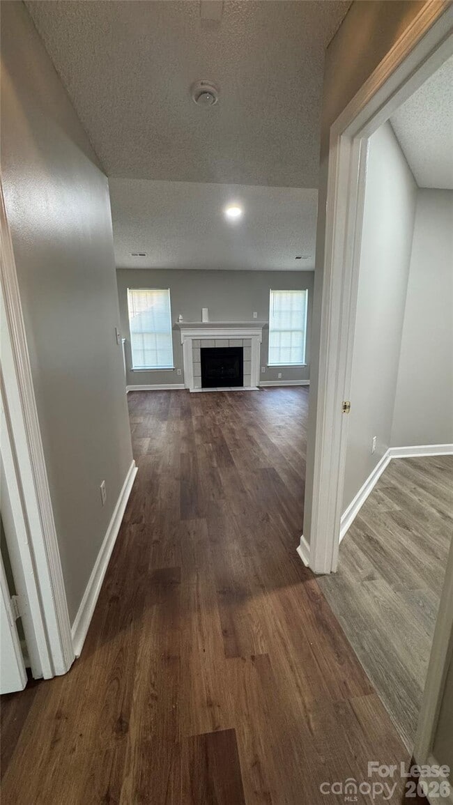 Building Photo - 4913 Hopewood Ln