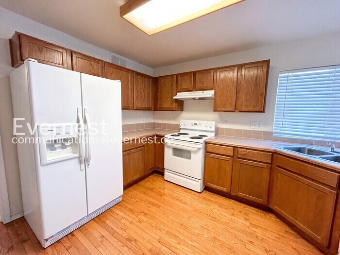 Building Photo - 7324 Edgebrook Dr