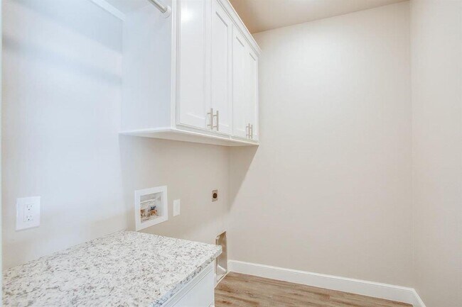 Building Photo - 2112 Glenna Goodacre Blvd