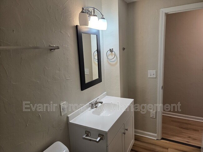 Building Photo - 3623 Bolamo Dr