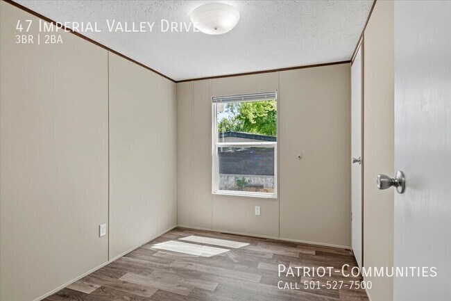 Building Photo - 47 Imperial Valley Dr