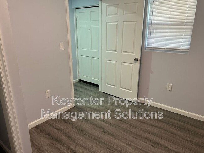 Building Photo - 421 N Charlotte Ave