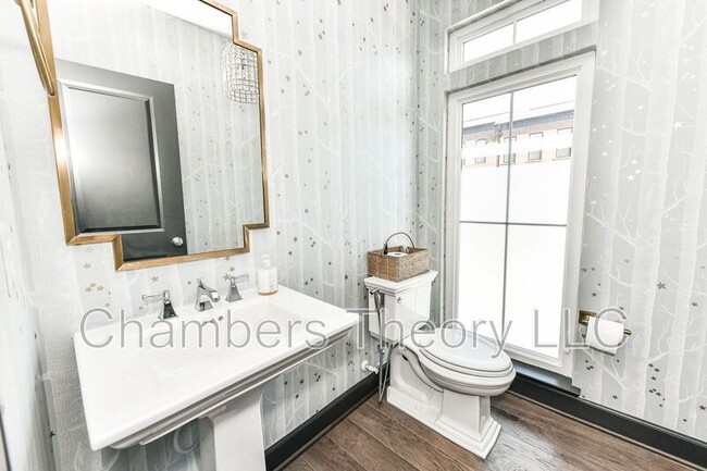 Building Photo - 42293 Ashmead Ter