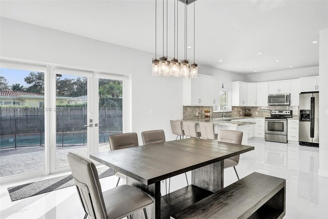 Building Photo - 1102 Meadow Lark Ave