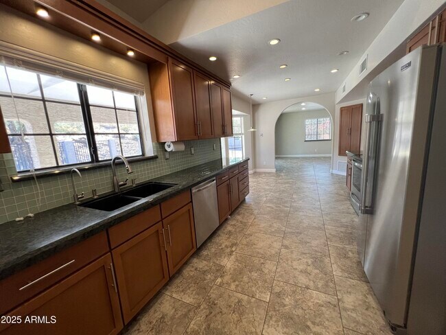 Building Photo - 15230 N Blackbird Dr