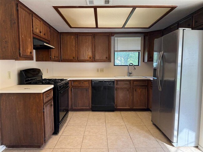 Building Photo - 16307 Framingham Cir