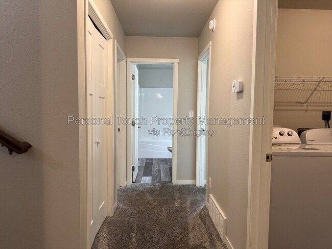 Building Photo - 1067 Barnes Dr W