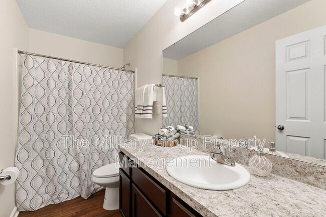 Building Photo - 1343 Pangola Dr