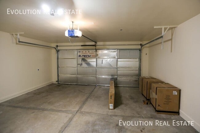 Building Photo - 6443 E Sandra Terrace
