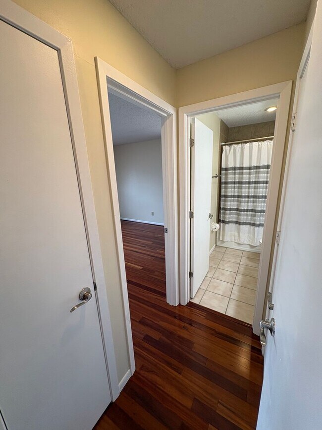 Building Photo - 12624 W 110th Terrace