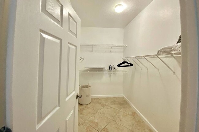 Building Photo - Amazing Furnished or Unfurnished 2-Bedroom Condo in Seminole – Steps from the Beach!