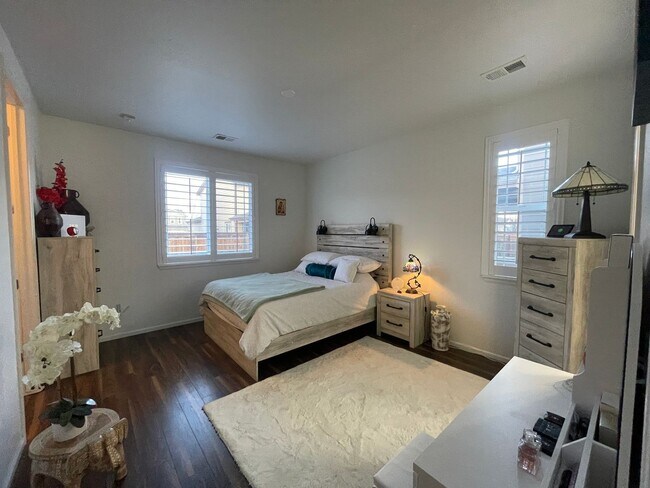 Building Photo - Beautiful Fully Furnished Home