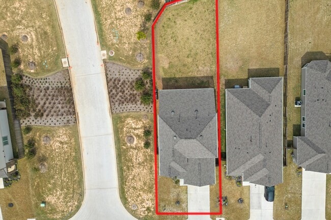 Building Photo - 16635 Olivewood Ln