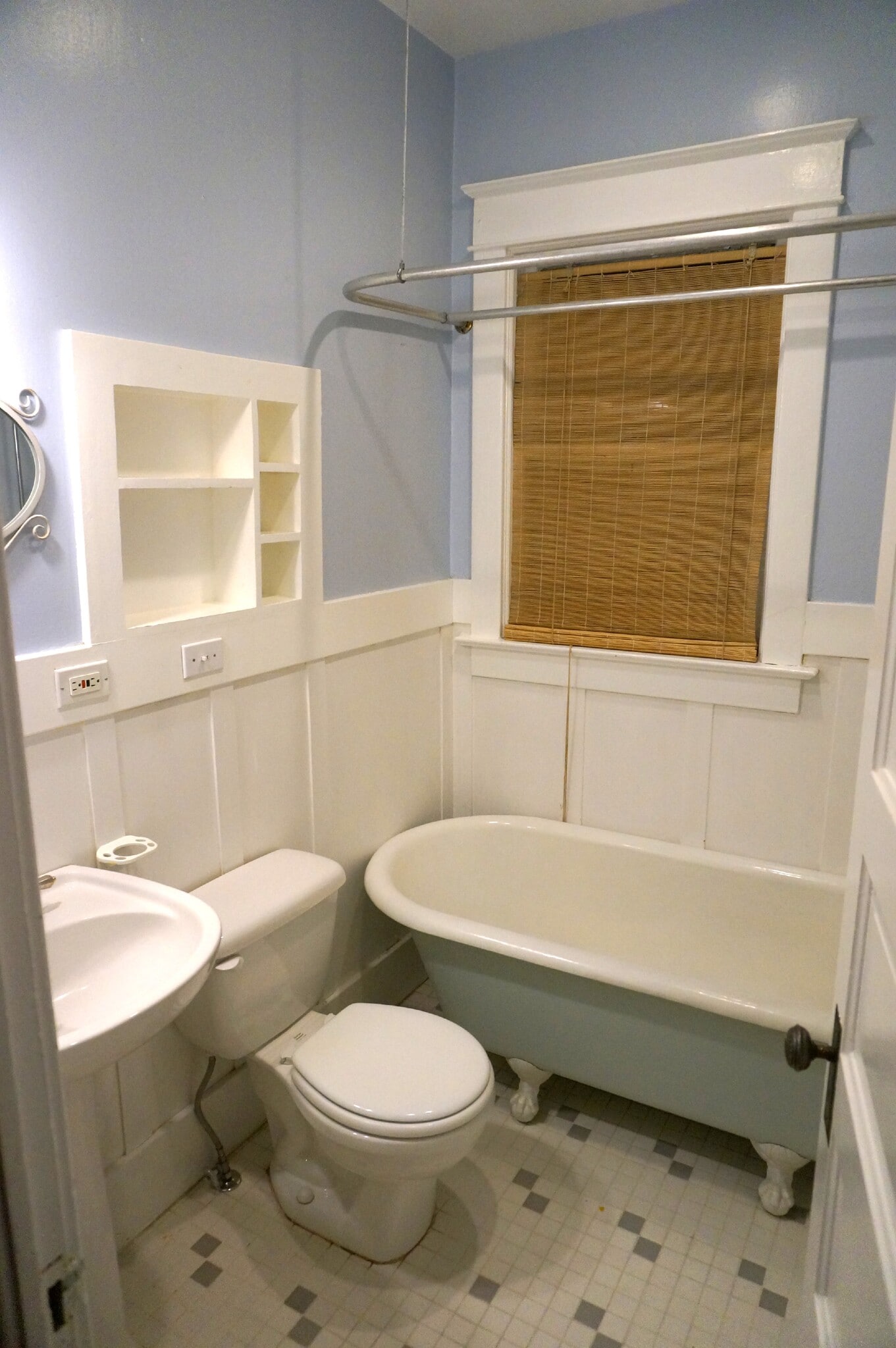 Bathroom - 2844 N Marion St
