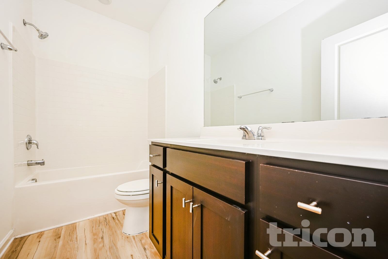 Building Photo - 146 Everett Sq