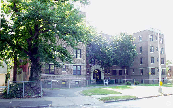 Primary Photo - 148 S Munn Ave